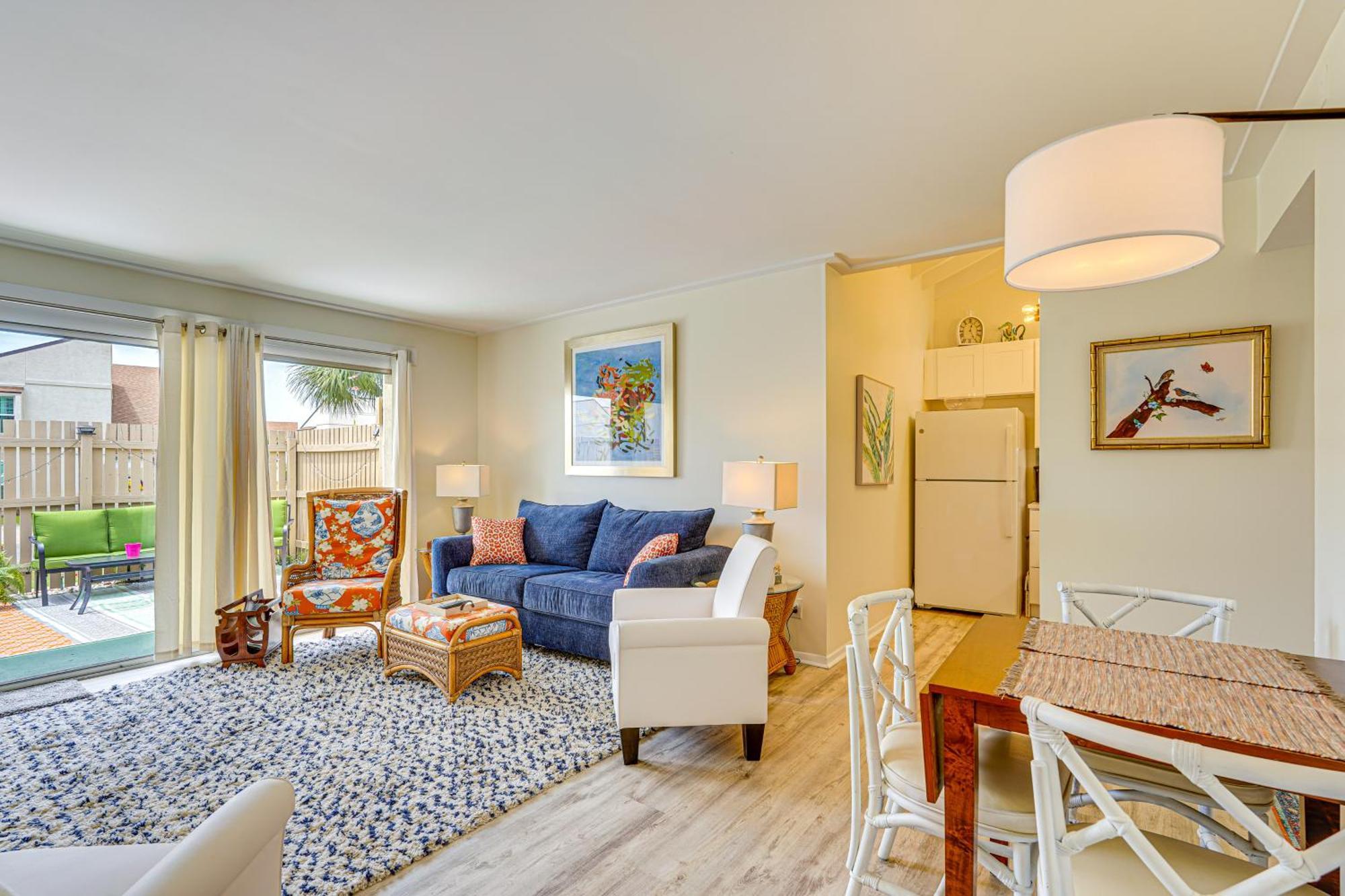 Apartment Pcb With Patio And Perks Walk To Beach! Panama City Beach