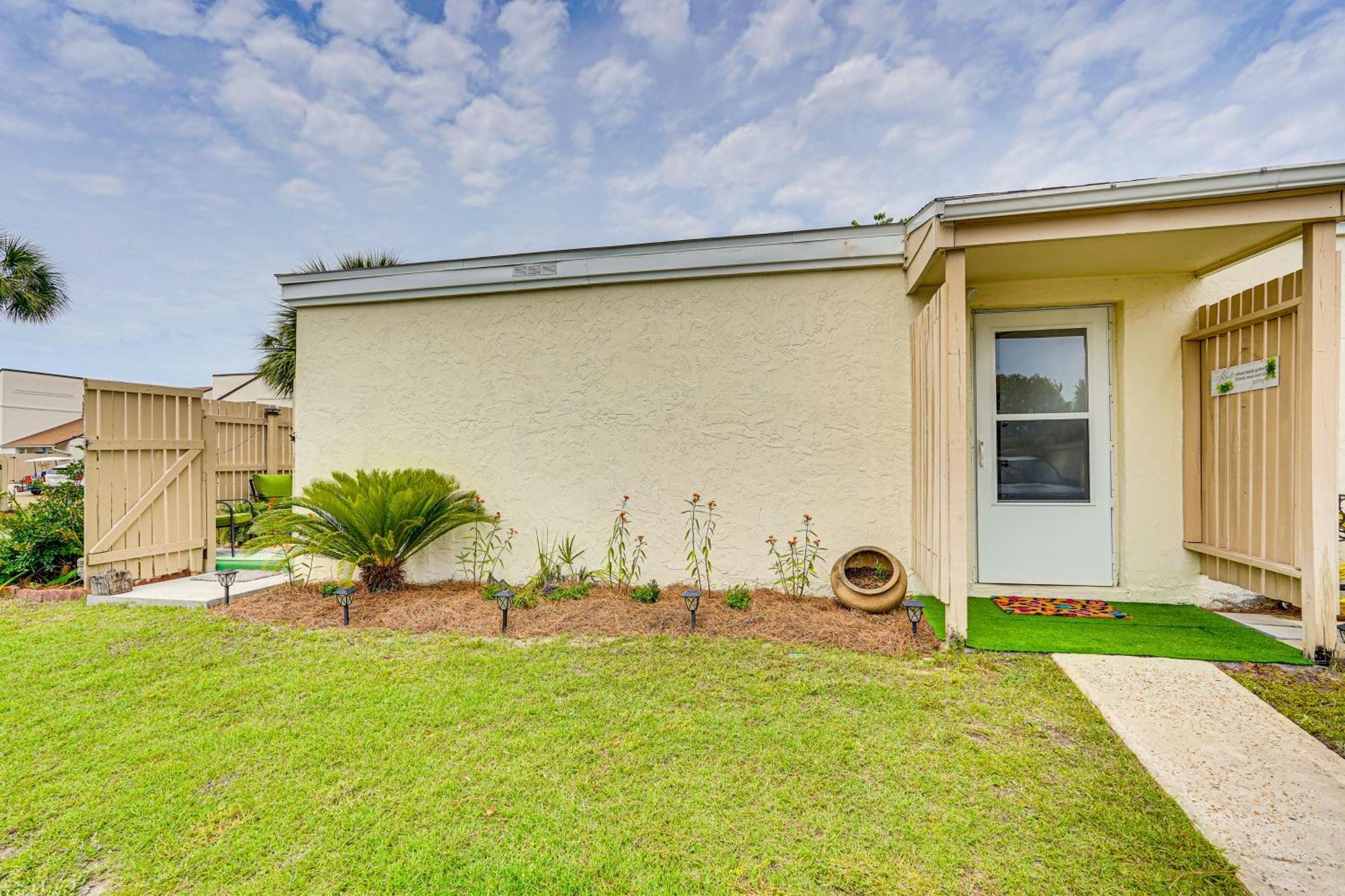 Pcb With Patio And Perks Walk To Beach! Apartment *