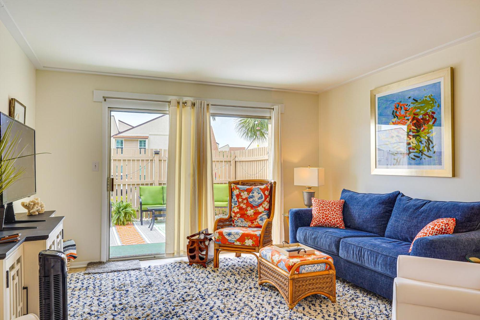 Pcb With Patio And Perks Walk To Beach! Apartment *