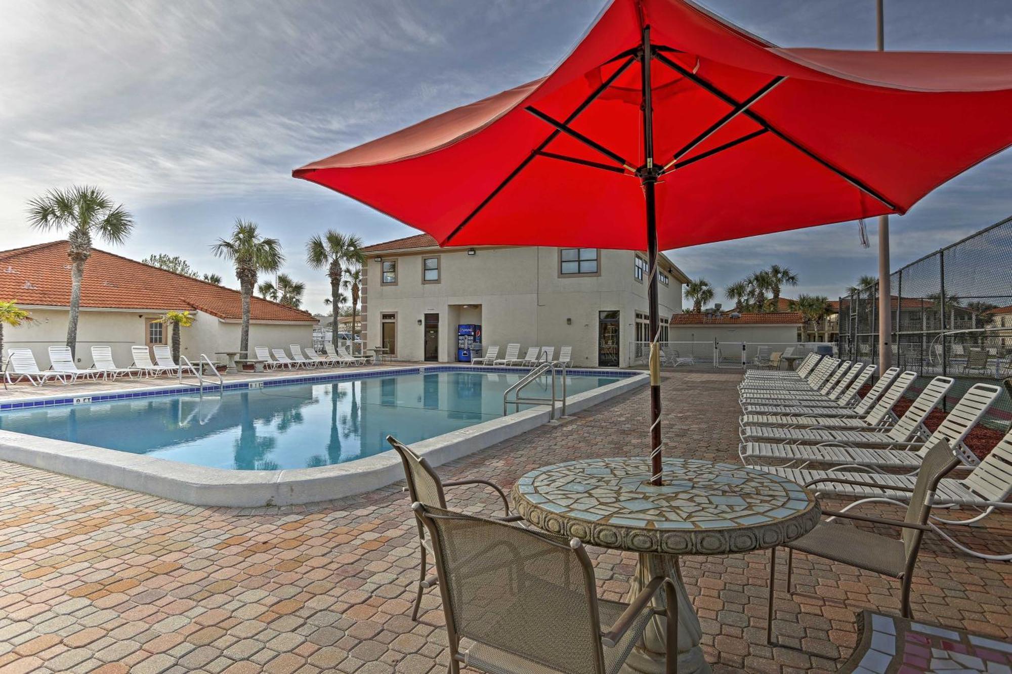 Pcb With Patio And Perks Walk To Beach! Apartment *