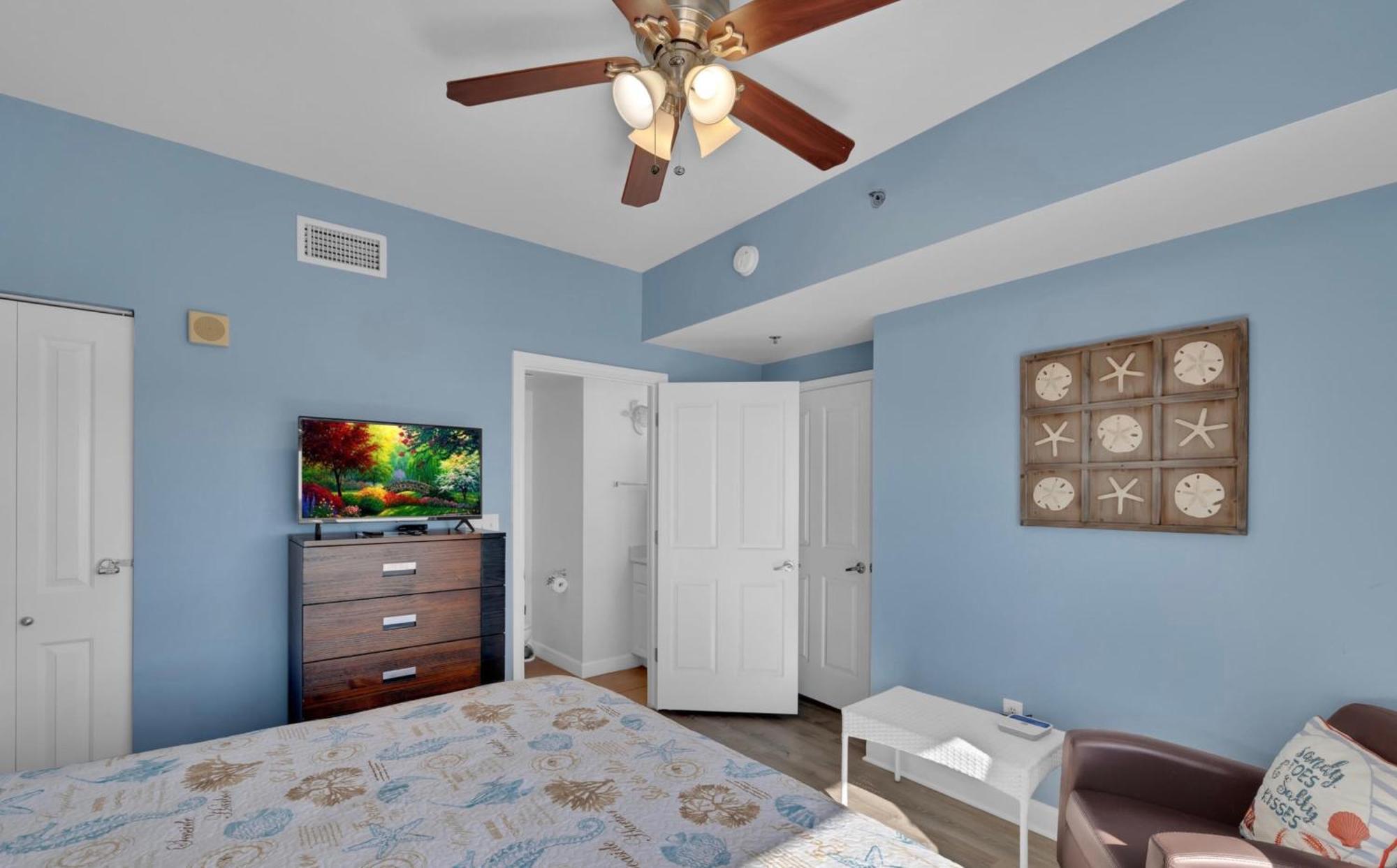 Stylish 1bd Beachfront With Amenities Galore! By Dolce Getaways! Apartment