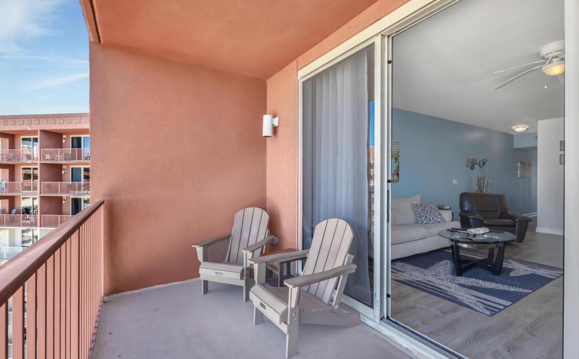 Stylish 1bd Beachfront With Amenities Galore! By Dolce Getaways! Apartment