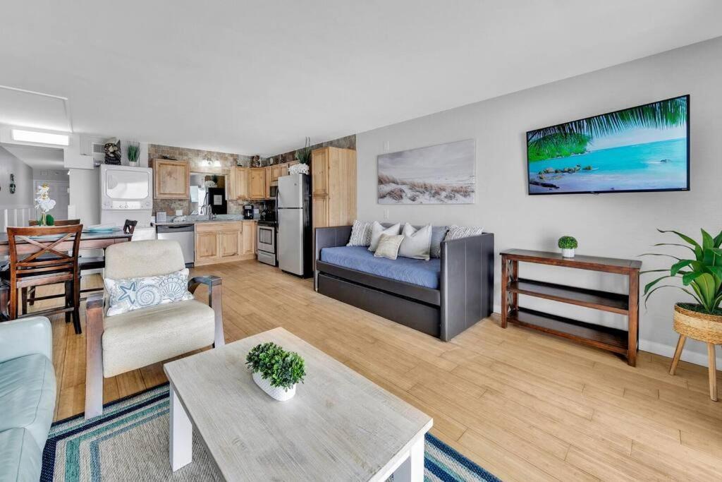 Oceanfront #629 At Summit Apartment