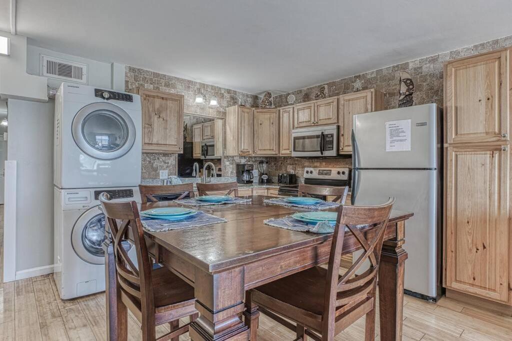 Apartment Oceanfront #629 At Summit *
