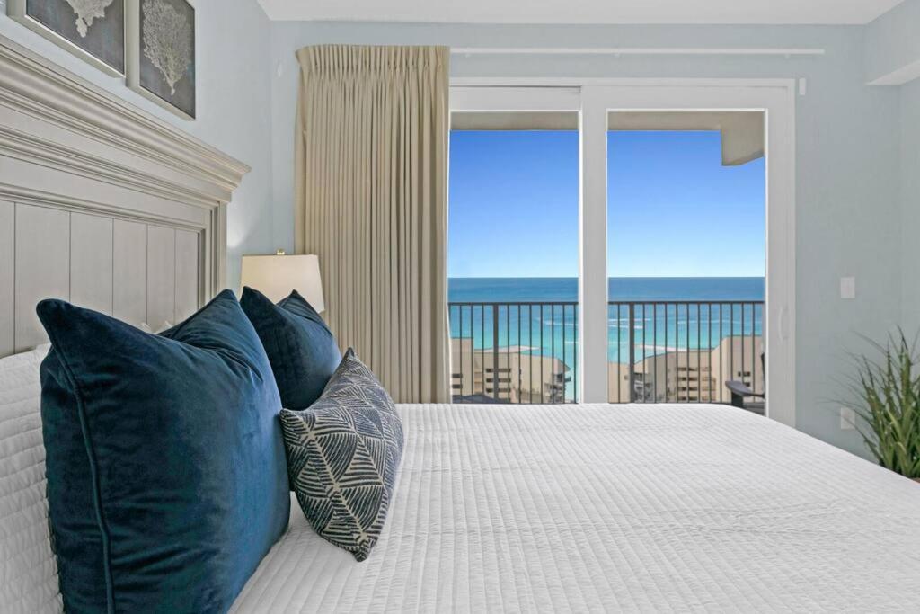Apartment Gulfview #1809 At Laketown Wharf