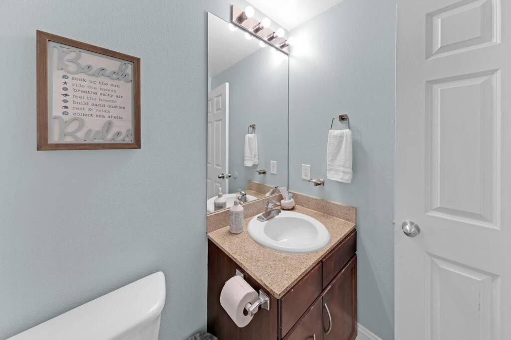 Gulfview #1809 At Laketown Wharf Apartment