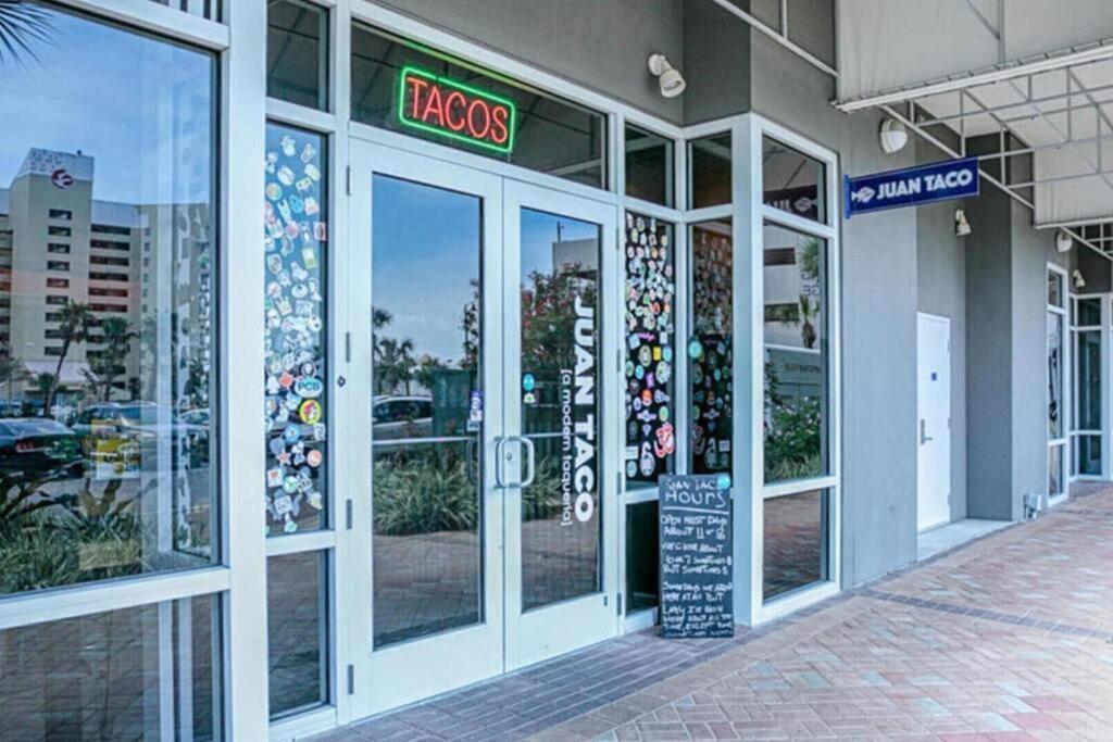 Gulfview #1809 At Laketown Wharf