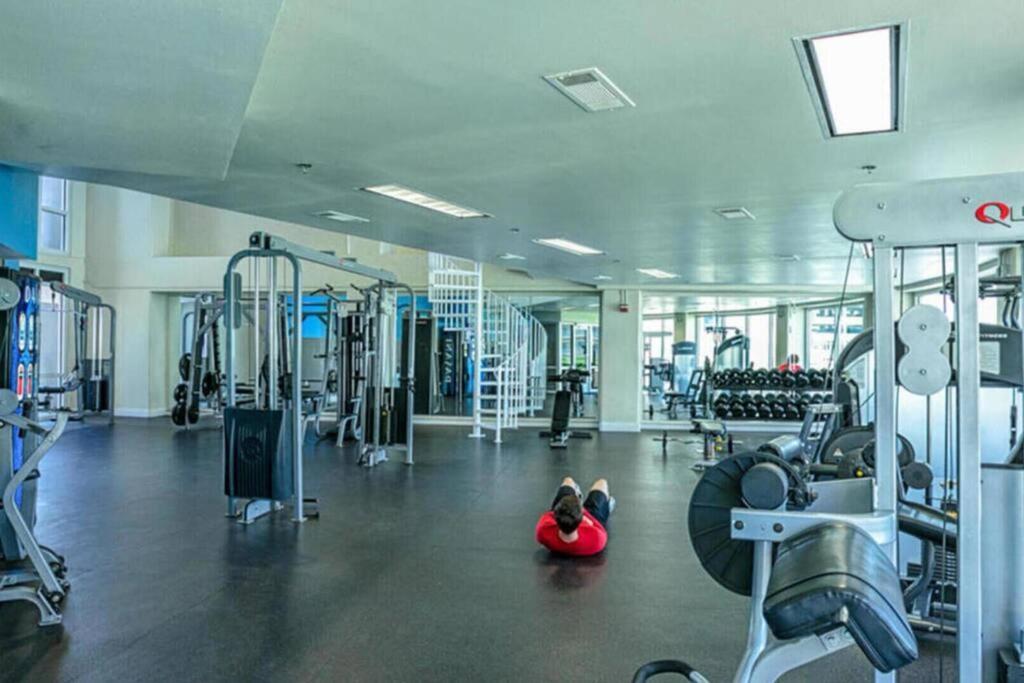Apartment Gulfview #1809 At Laketown Wharf *