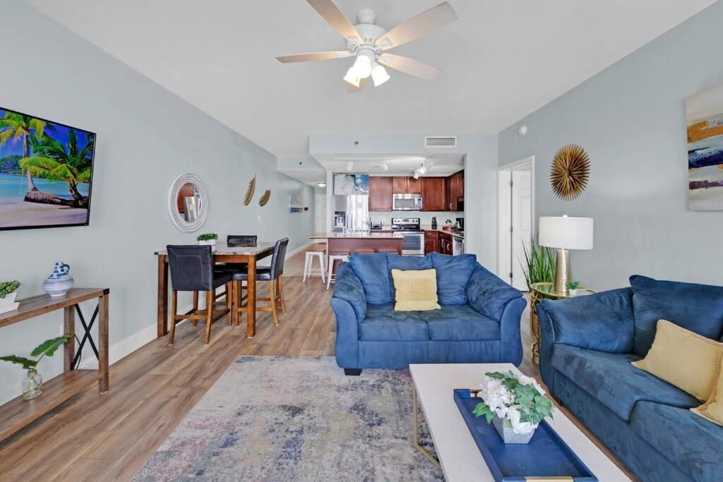 Gulfview #1809 At Laketown Wharf Apartment *