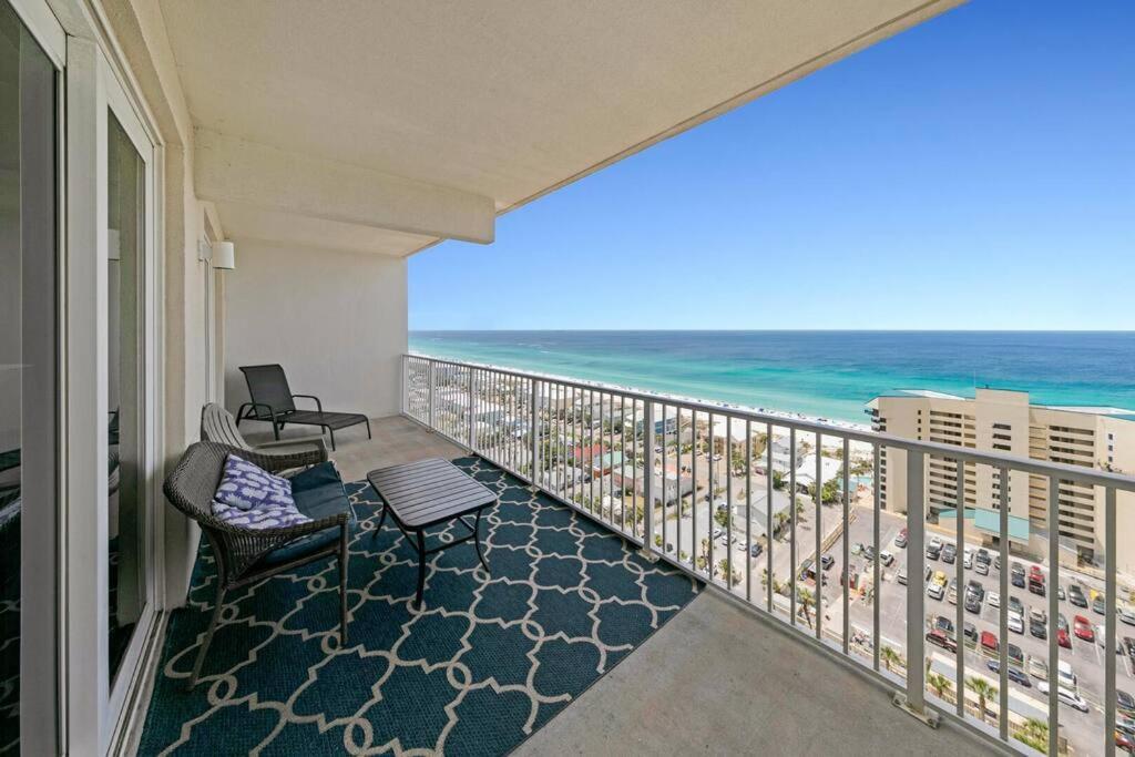 Gulfview #1809 At Laketown Wharf *