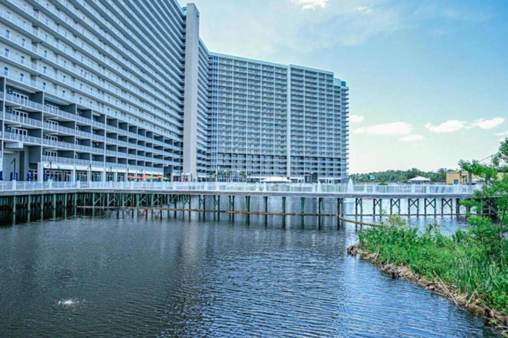 Gulfview #1809 At Laketown Wharf Apartment *