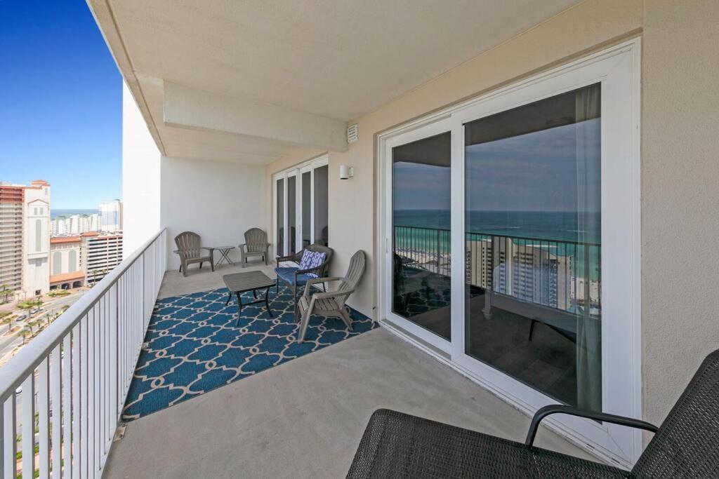 Gulfview #1809 At Laketown Wharf *