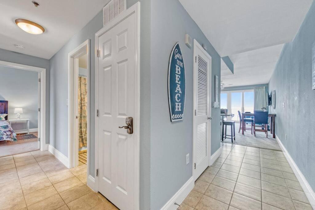 Gulfview #1809 At Laketown Wharf