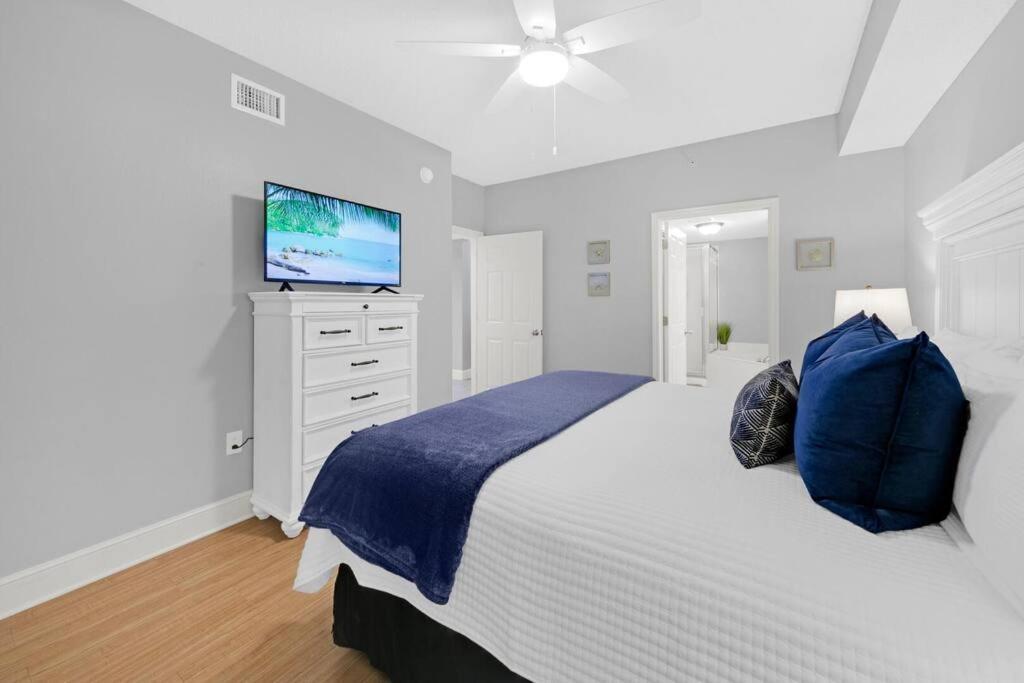 Beachfront #607 At Majestic Apartment