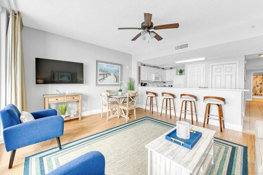 Apartment Beachfront #607 At Majestic *