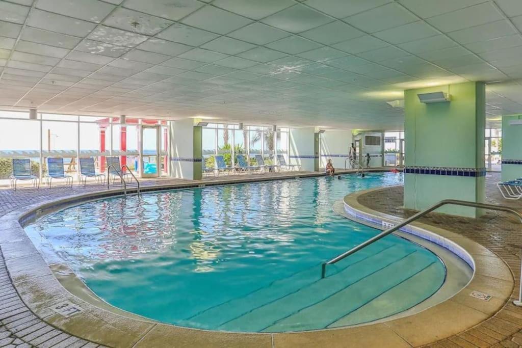 Apartment Beachfront #607 At Majestic *