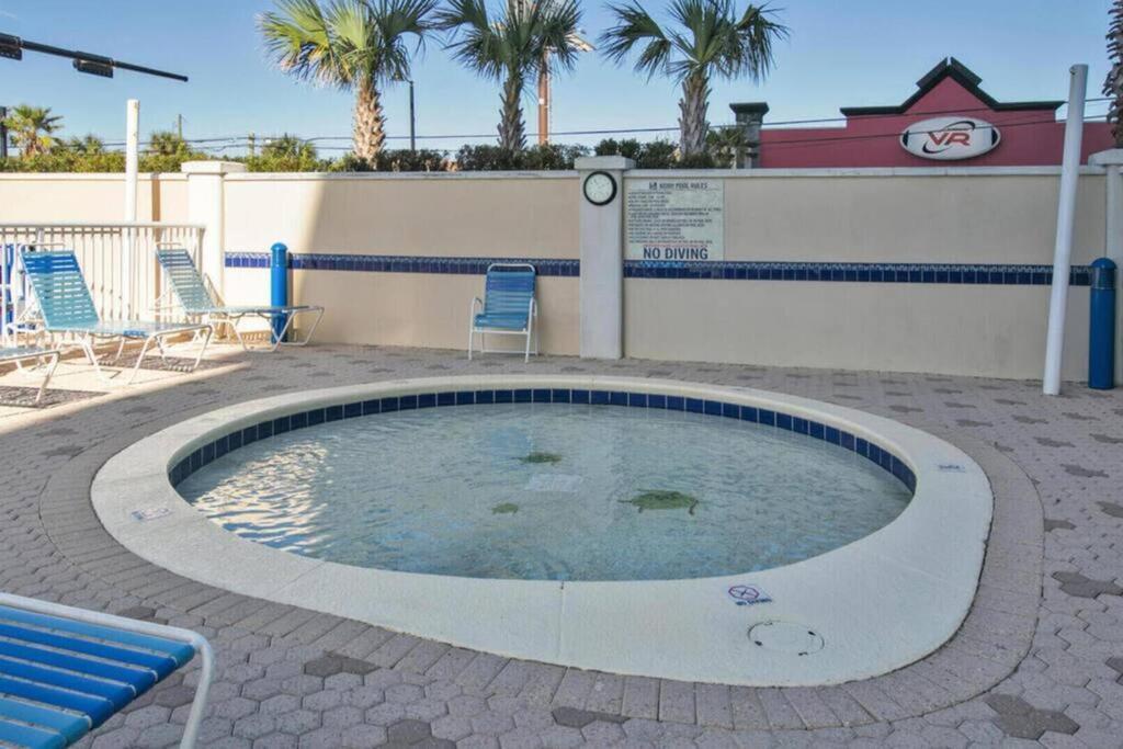 Apartment Beachfront #607 At Majestic
