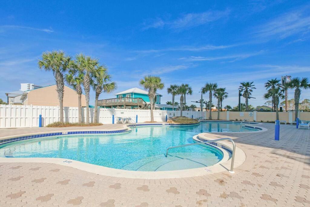 Beachfront #607 At Majestic Apartment *