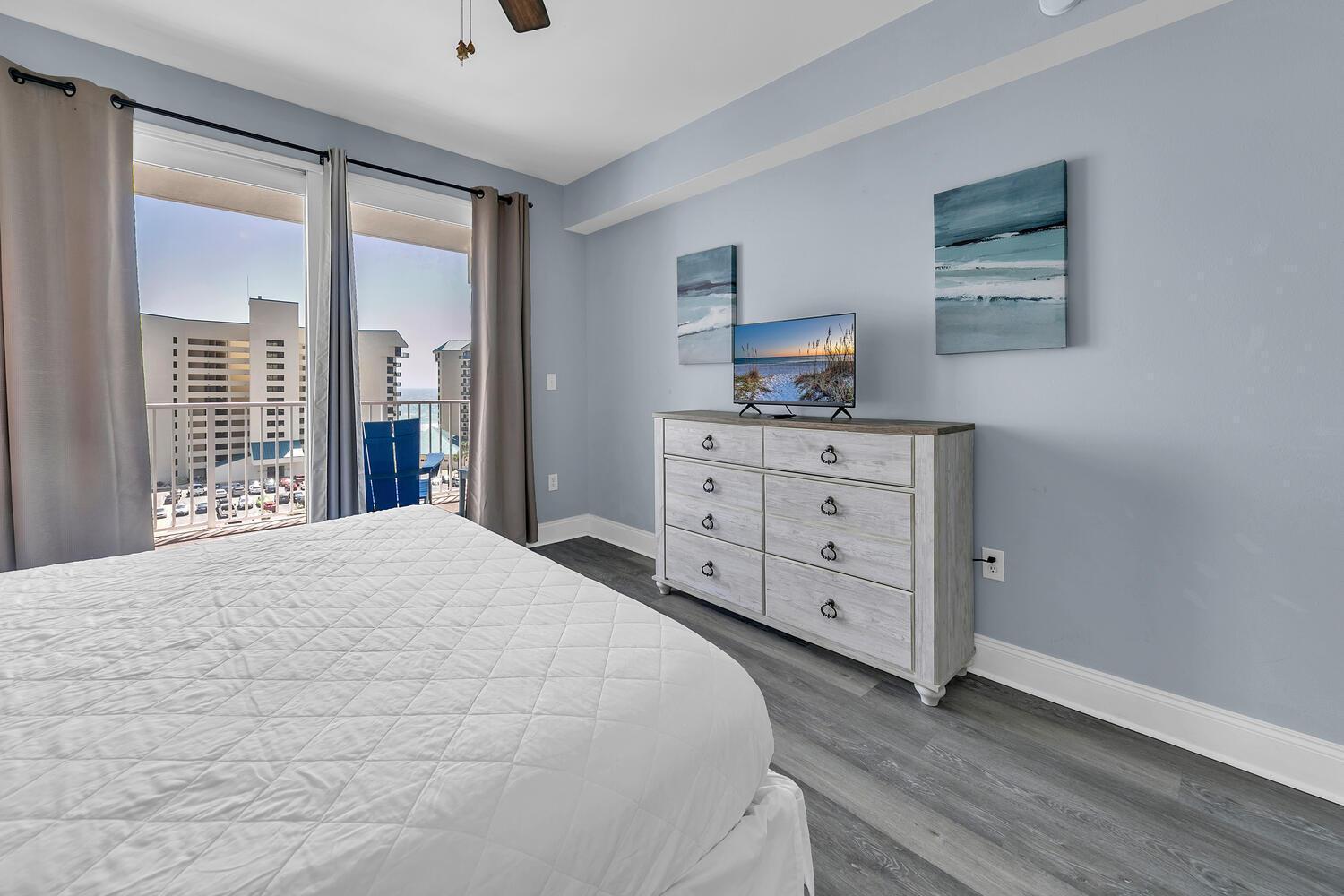 Laketown Wharf 607 *