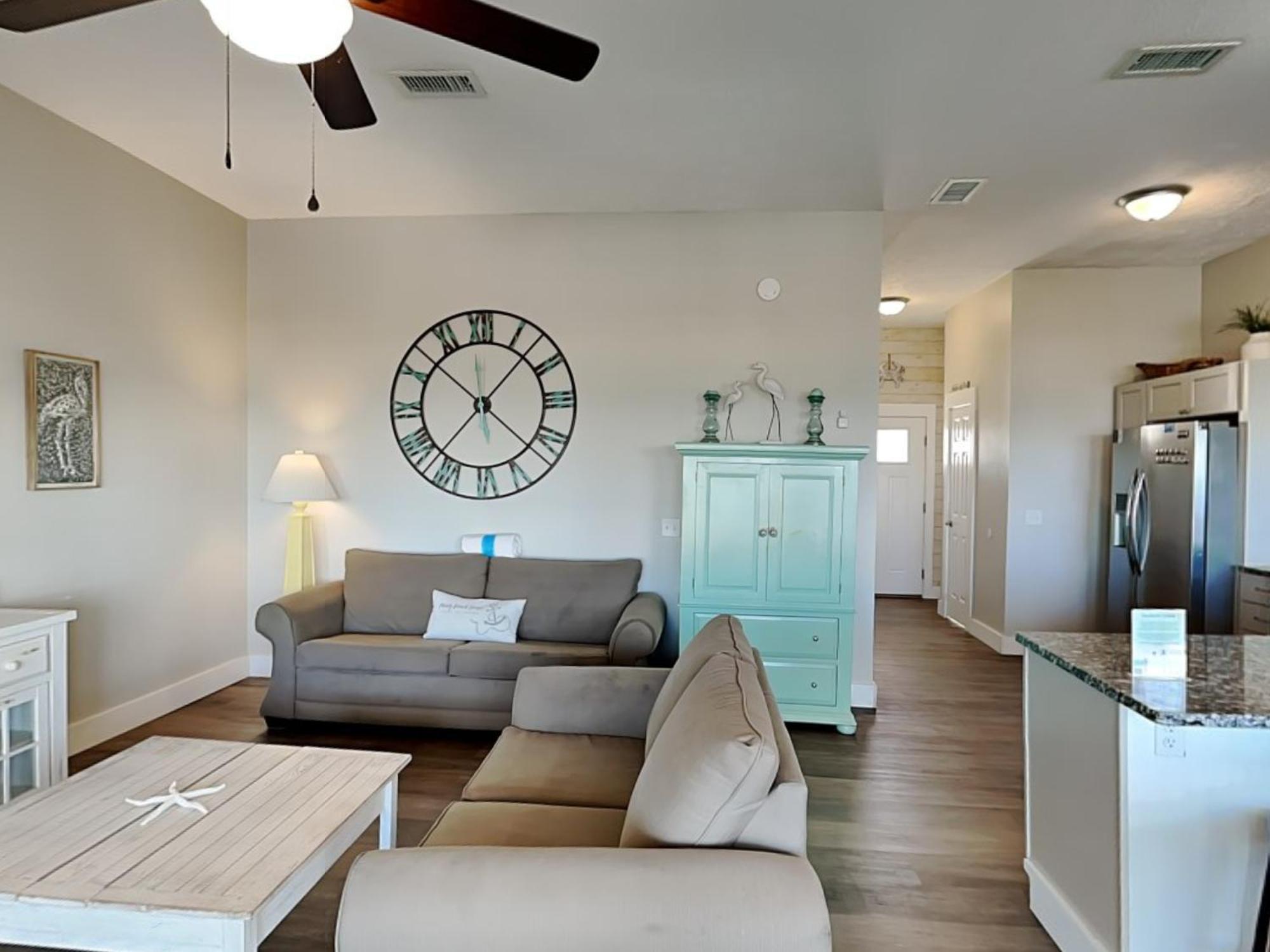 Charline Beachside Apartment
