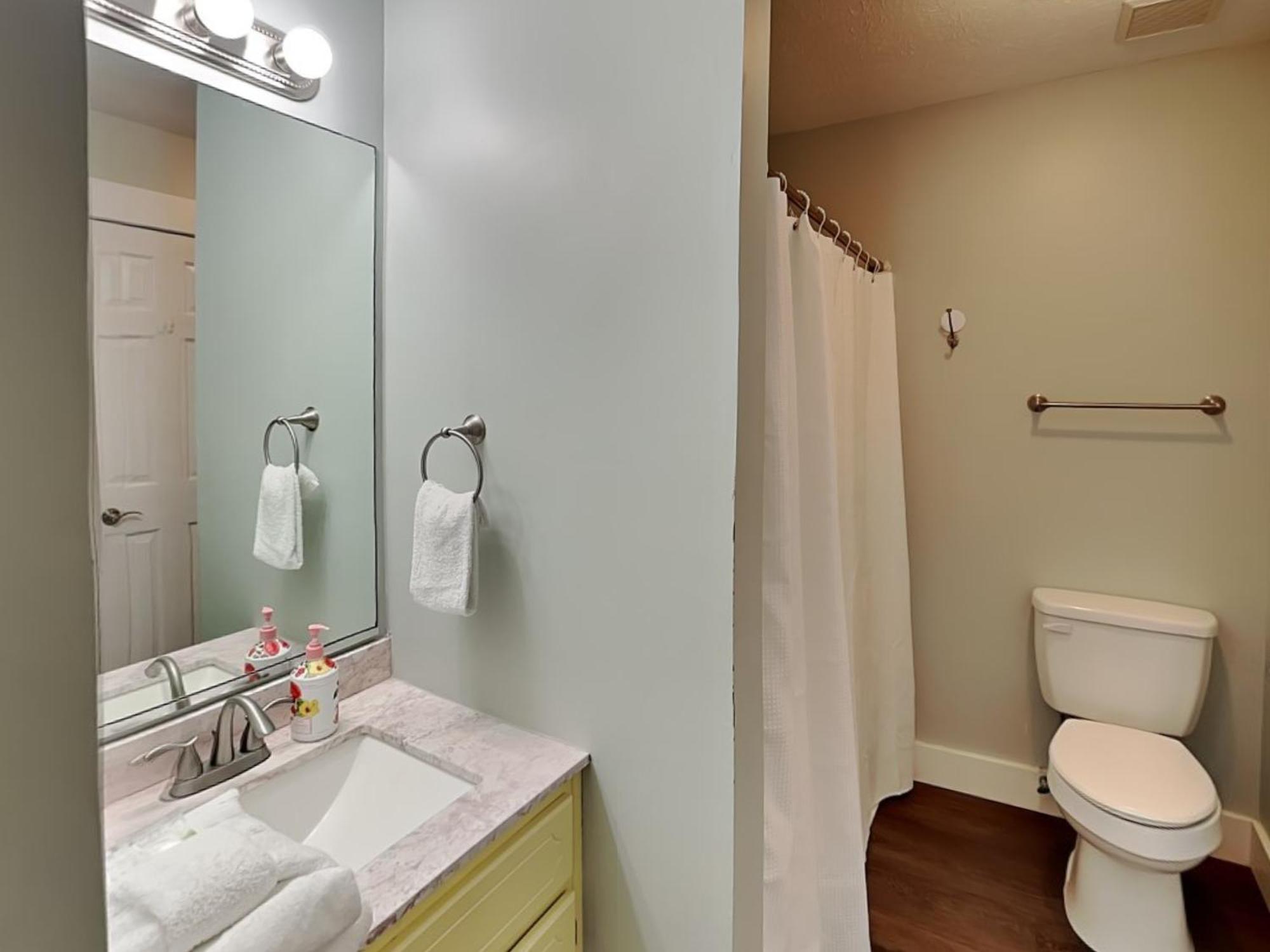 Charline Beachside Apartment
