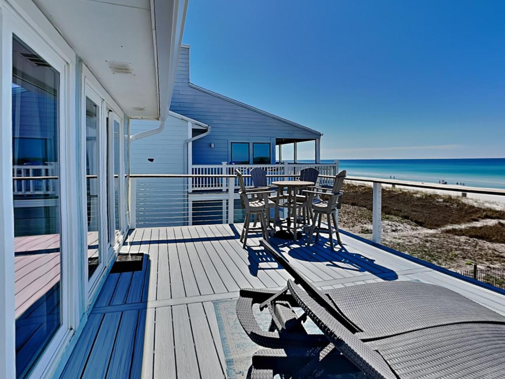 Charline Beachside Apartment *