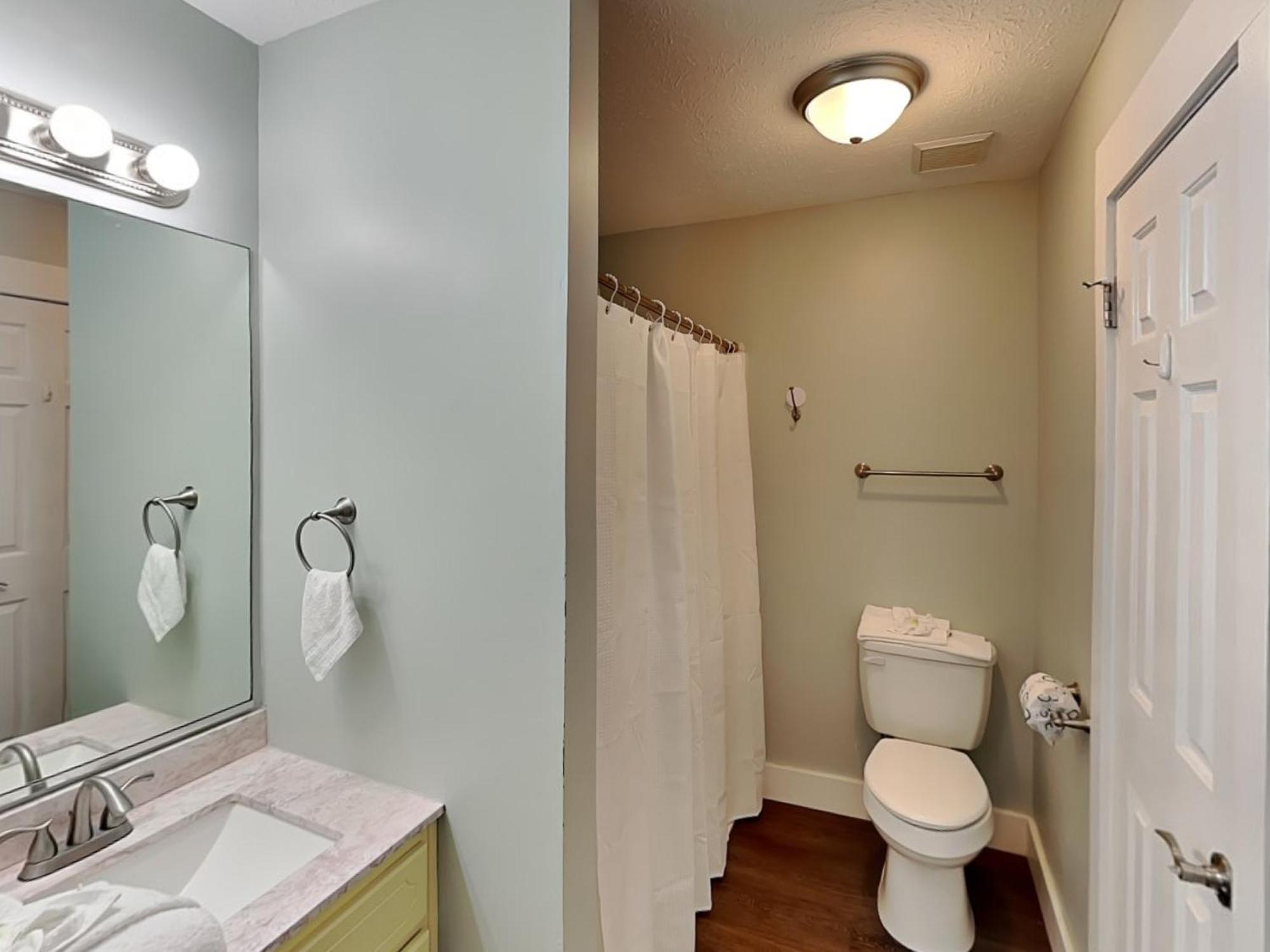 Charline Beachside Apartment *