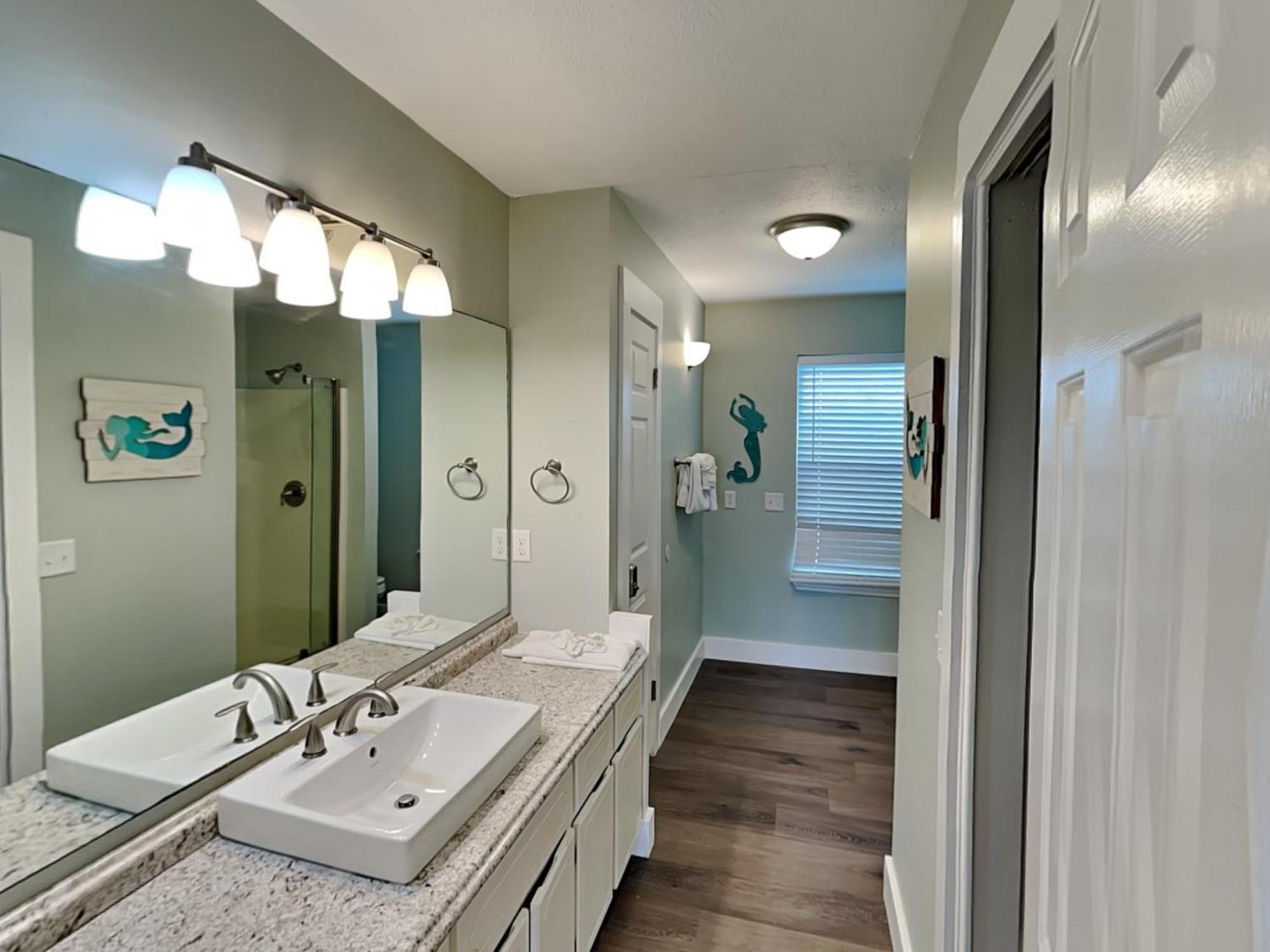 Charline Beachside Apartment *