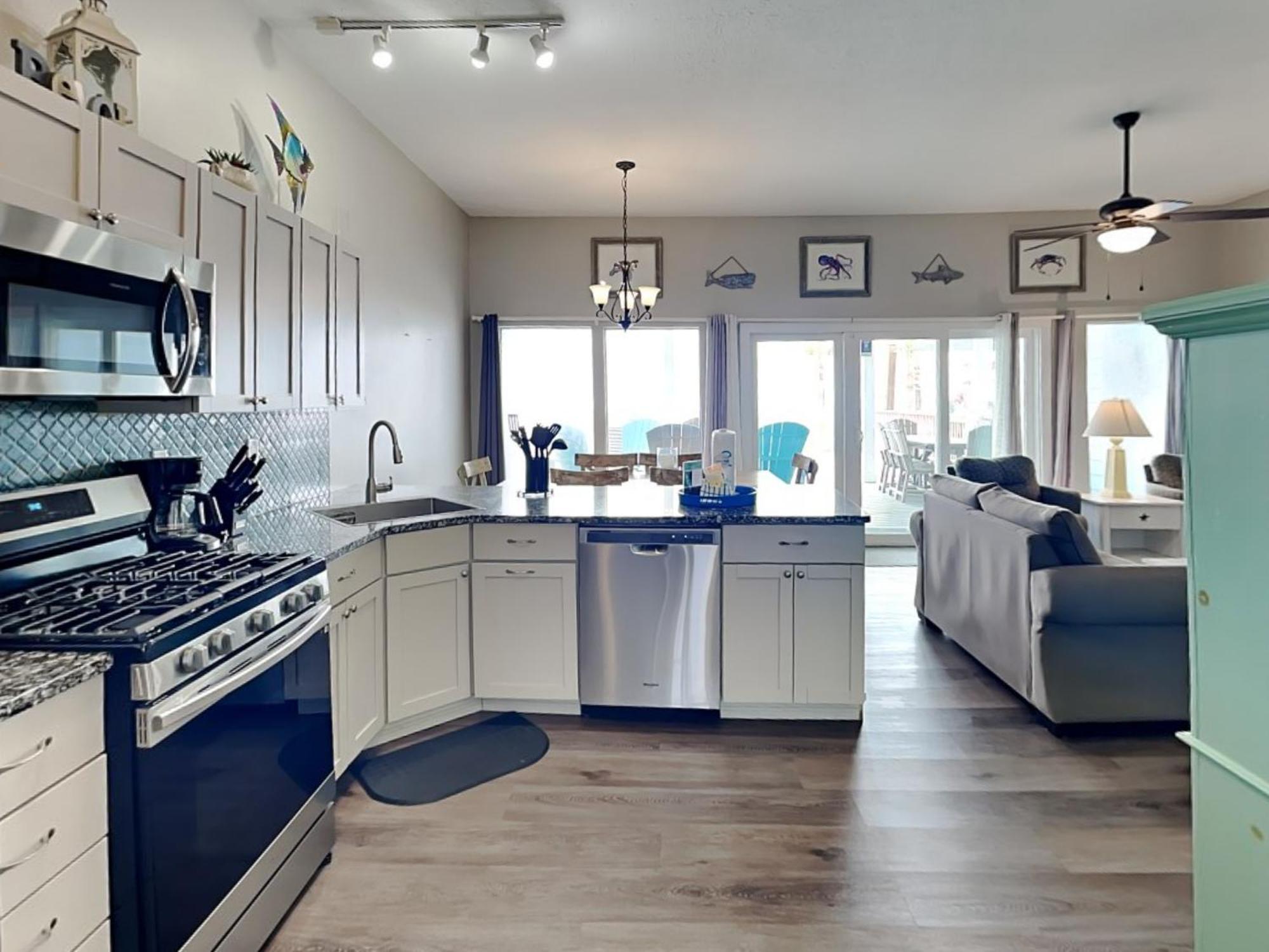 Charline Beachside Apartment
