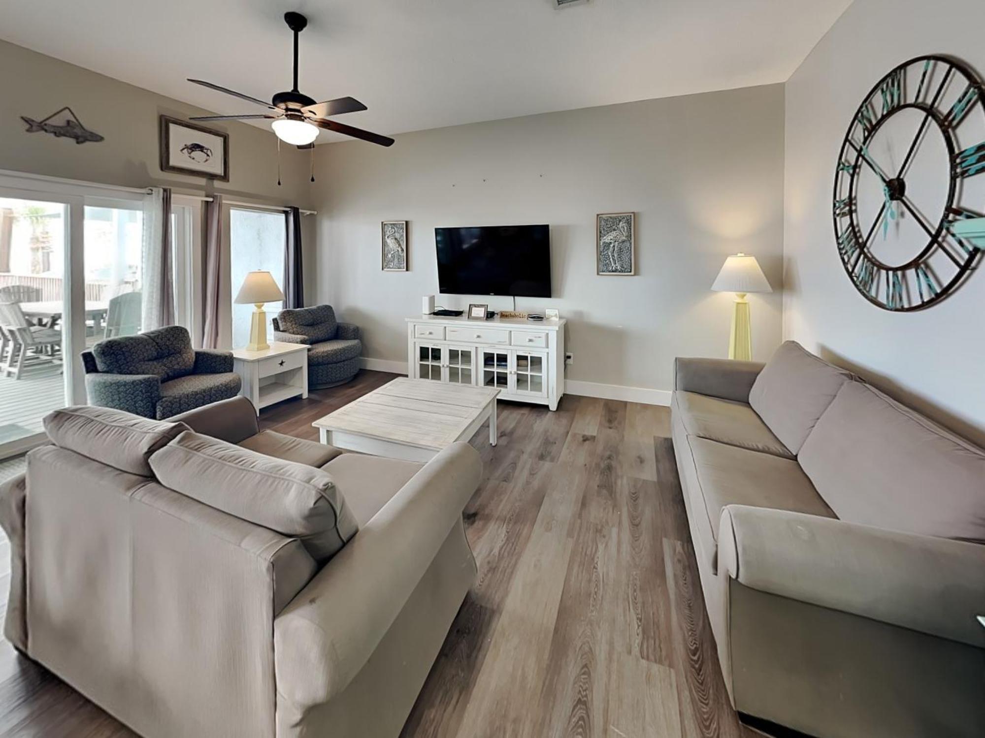 Charline Beachside Apartment *