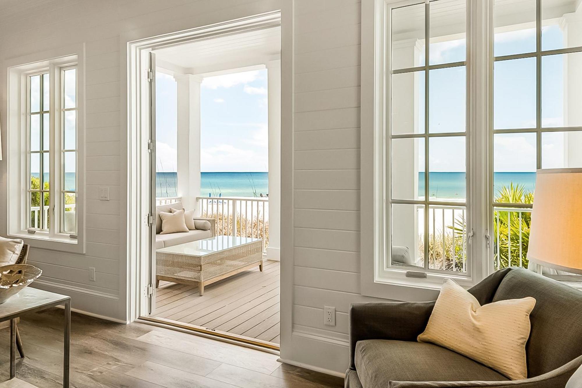 Carillon 01: Beachfront Blessings Holiday home