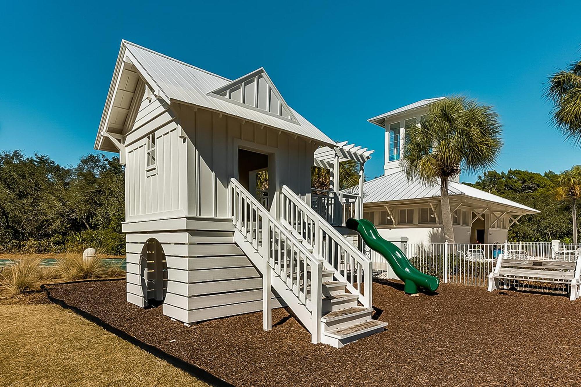 Carillon 01: Beachfront Blessings Holiday home *