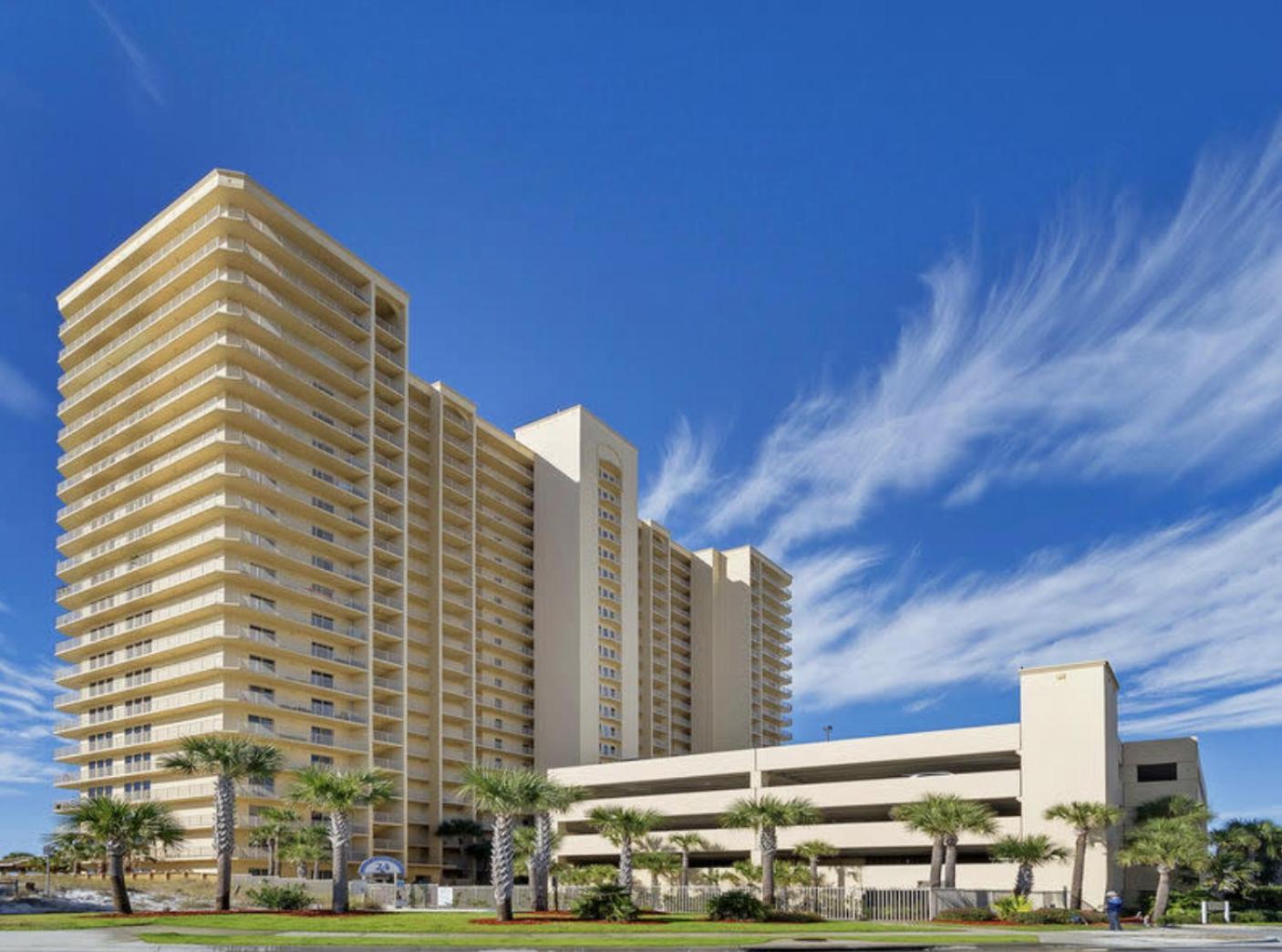 Newly Renovated Luxury Ocean Front Condo! Floor With Penthouse Ocean Views! *