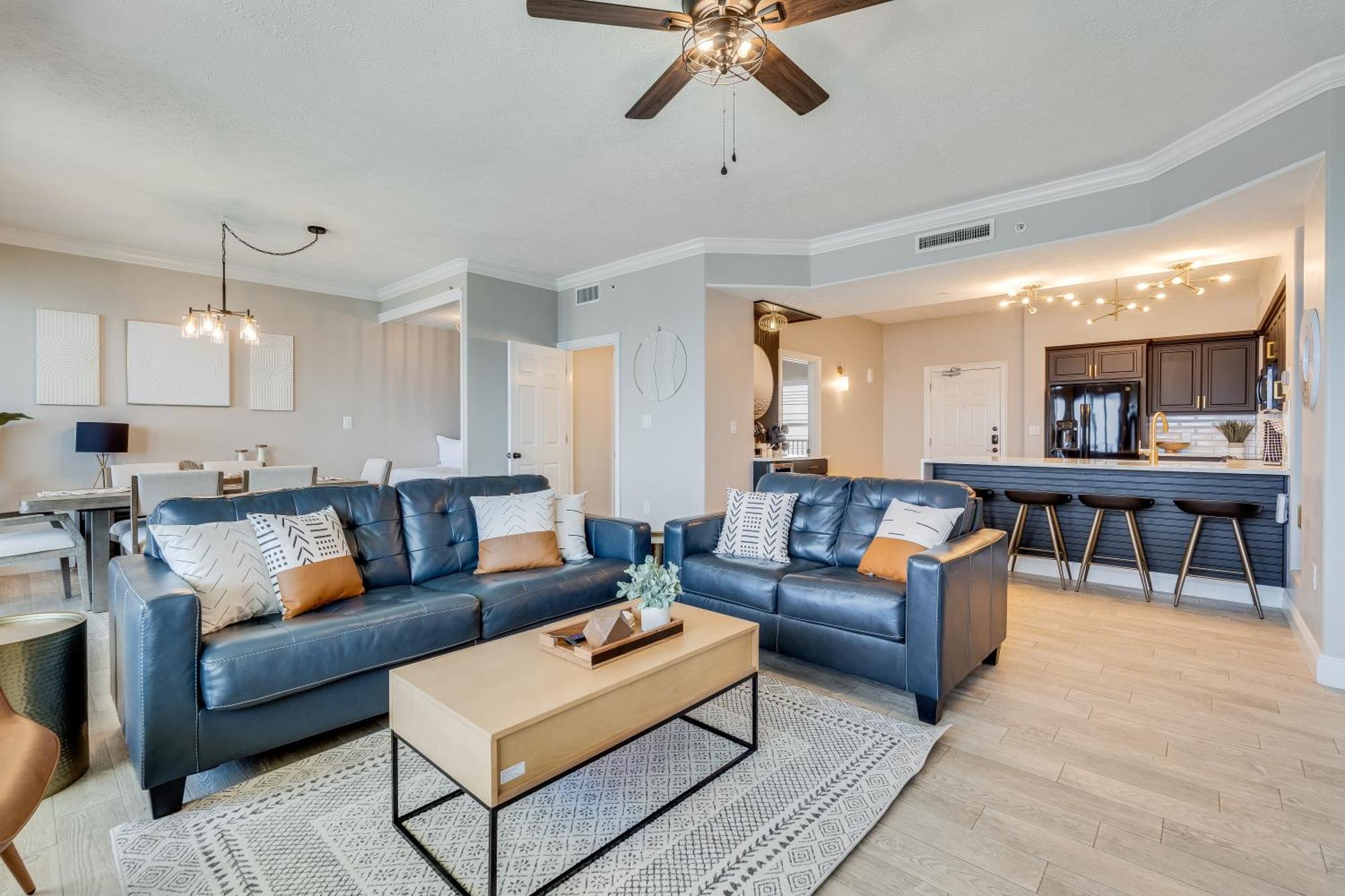 Newly Renovated Luxury Ocean Front Condo! Floor With Penthouse Ocean Views! *