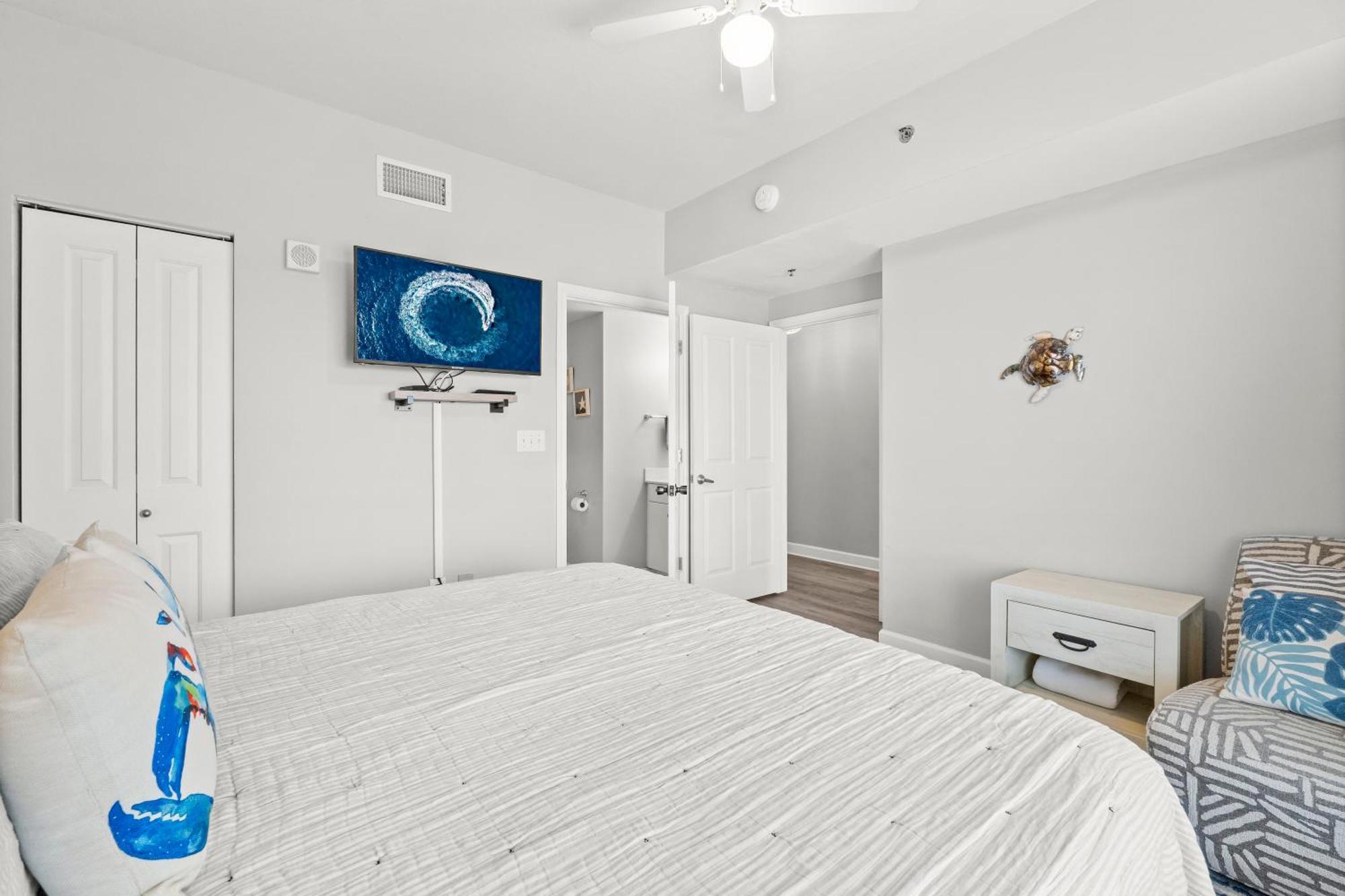Apartment Modern Beachfront On The Sleeps 6! By Dolce Getaways Pcb Panama City Beach