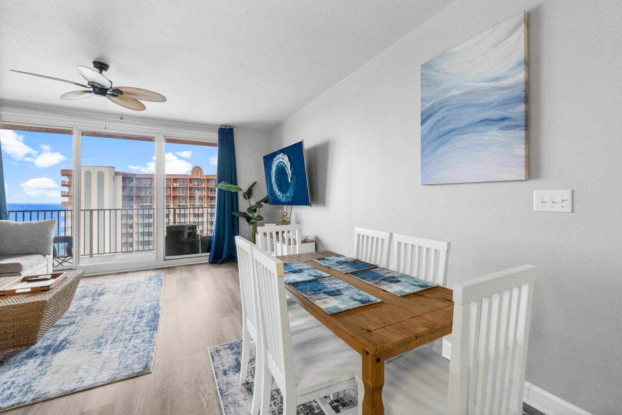 Modern Beachfront On The Sleeps 6! By Dolce Getaways Pcb *