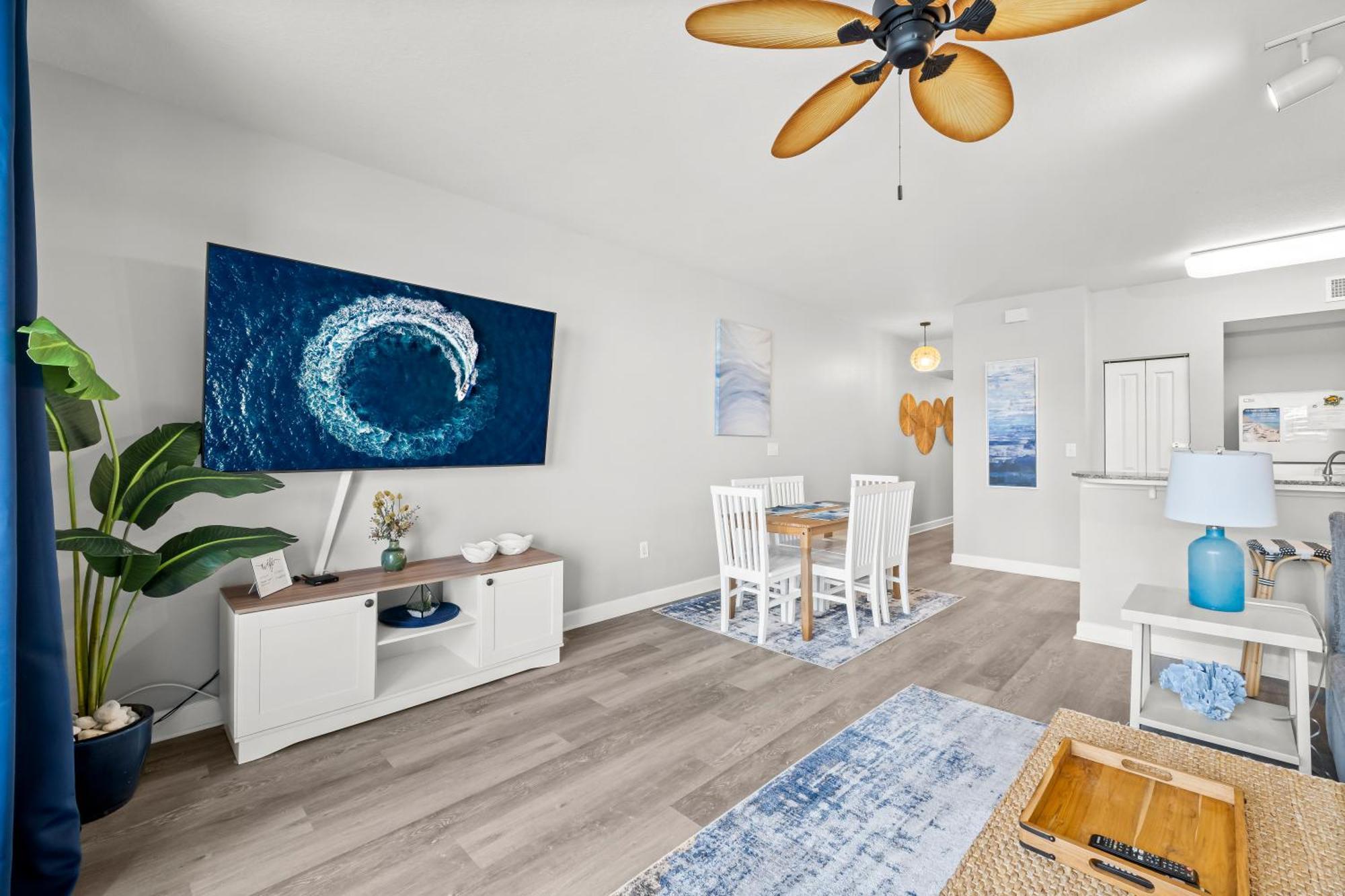 Apartment Modern Beachfront On The Sleeps 6! By Dolce Getaways Pcb *