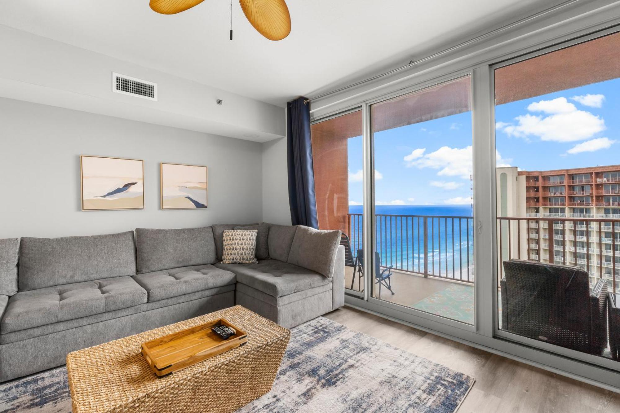 Modern Beachfront On The Sleeps 6! By Dolce Getaways Pcb *
