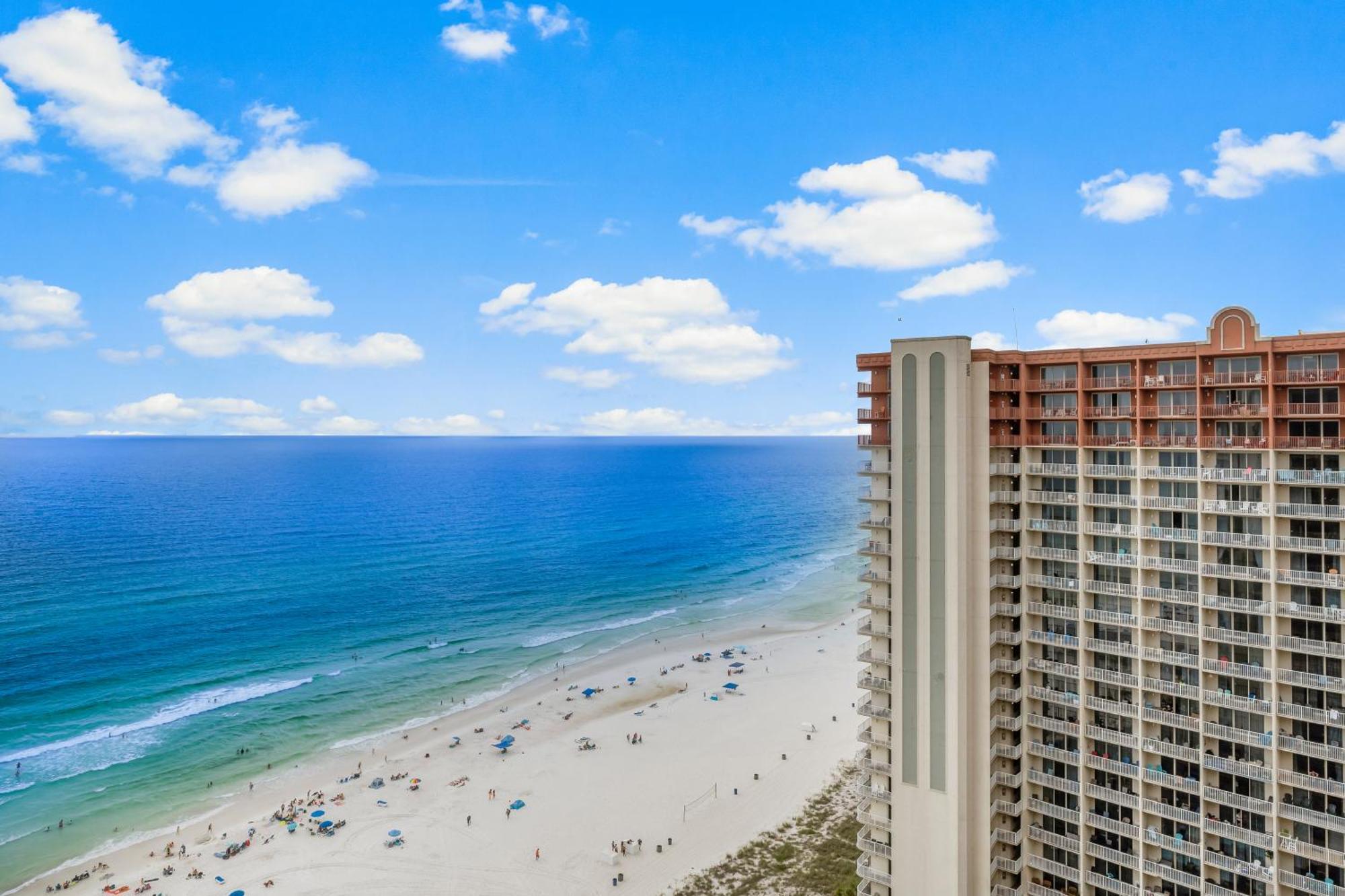 Modern Beachfront On The Sleeps 6! By Dolce Getaways Pcb Apartment *