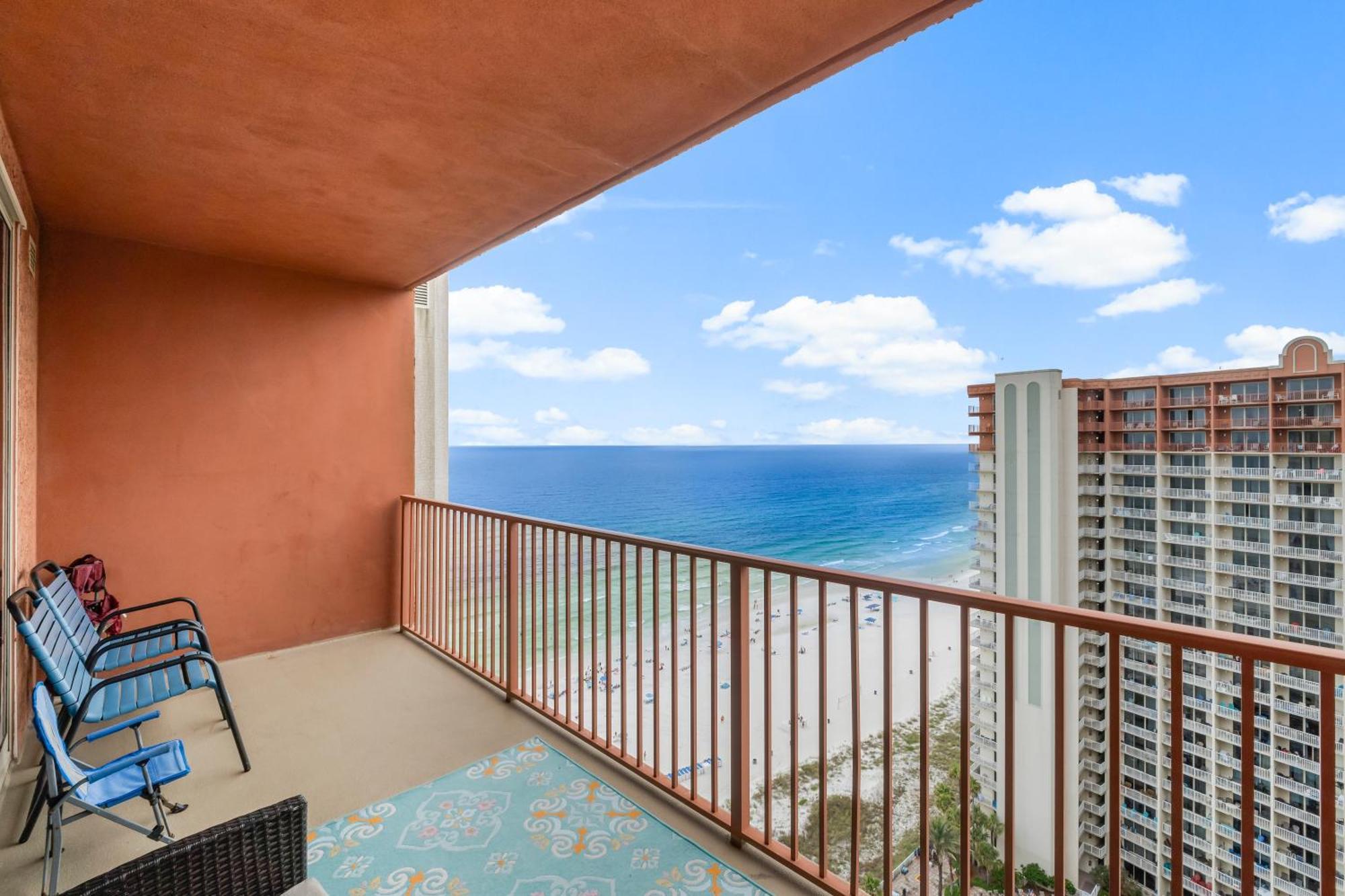 Modern Beachfront On The Sleeps 6! By Dolce Getaways Pcb Apartment