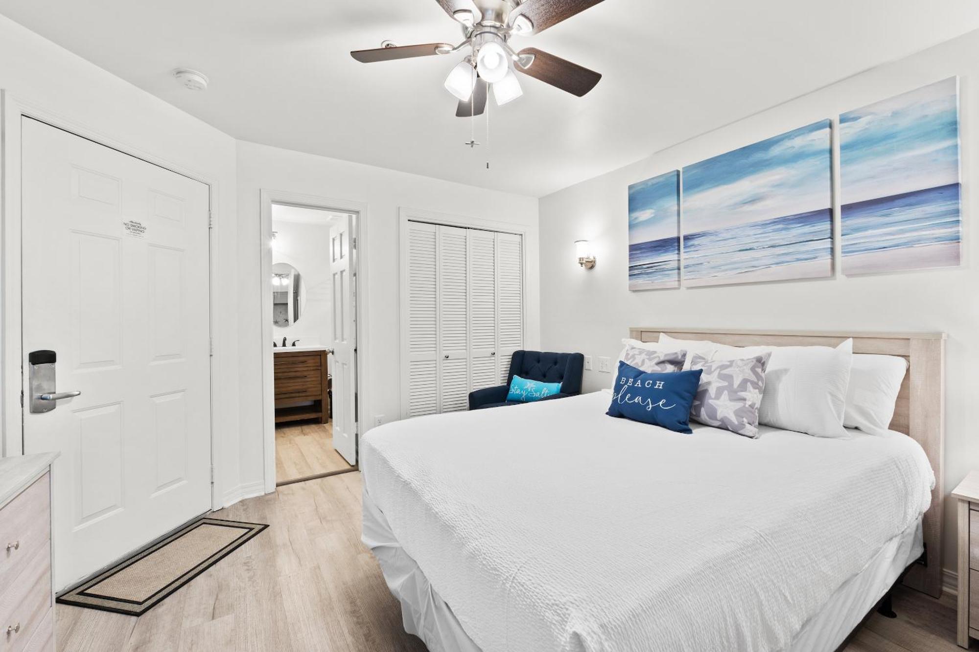St Thomas Square By Panhandle Getaways *