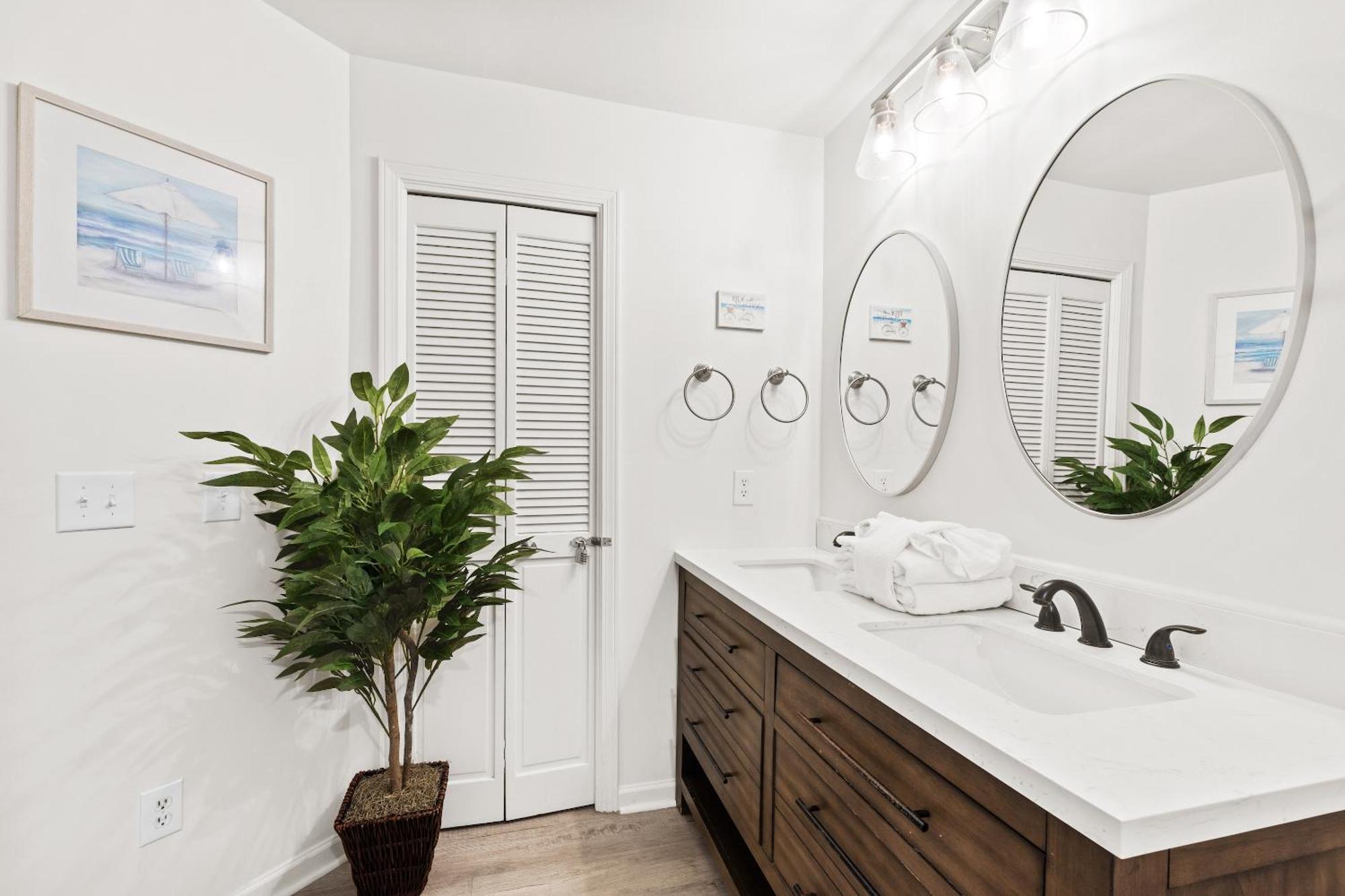 Apartment St Thomas Square By Panhandle Getaways