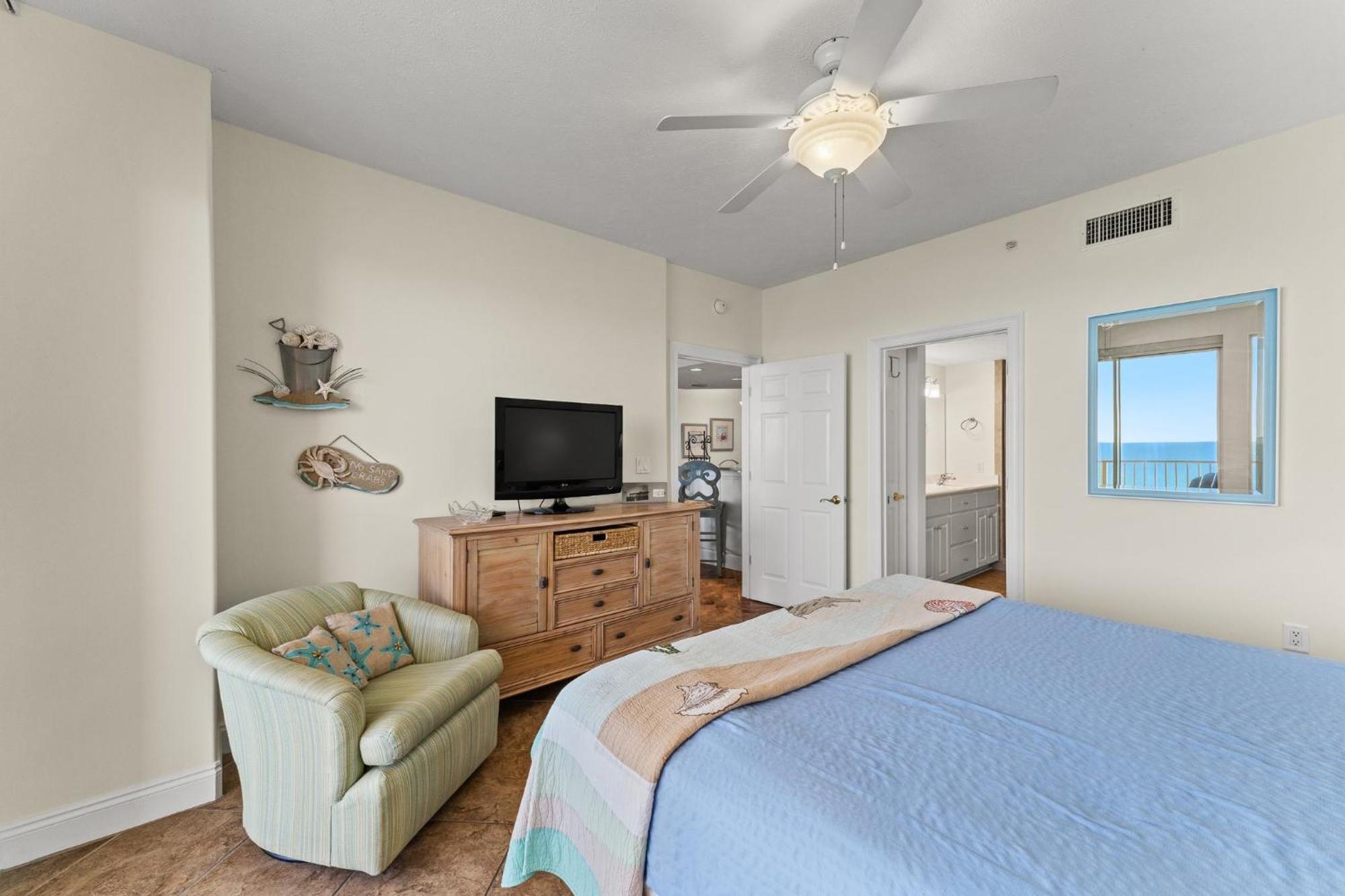 Apartment Treasure Island 2110
