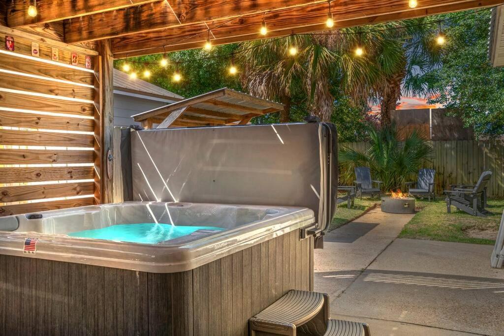 Holiday home Seaside Serenity: Coastal Beach With Outdoor Living *