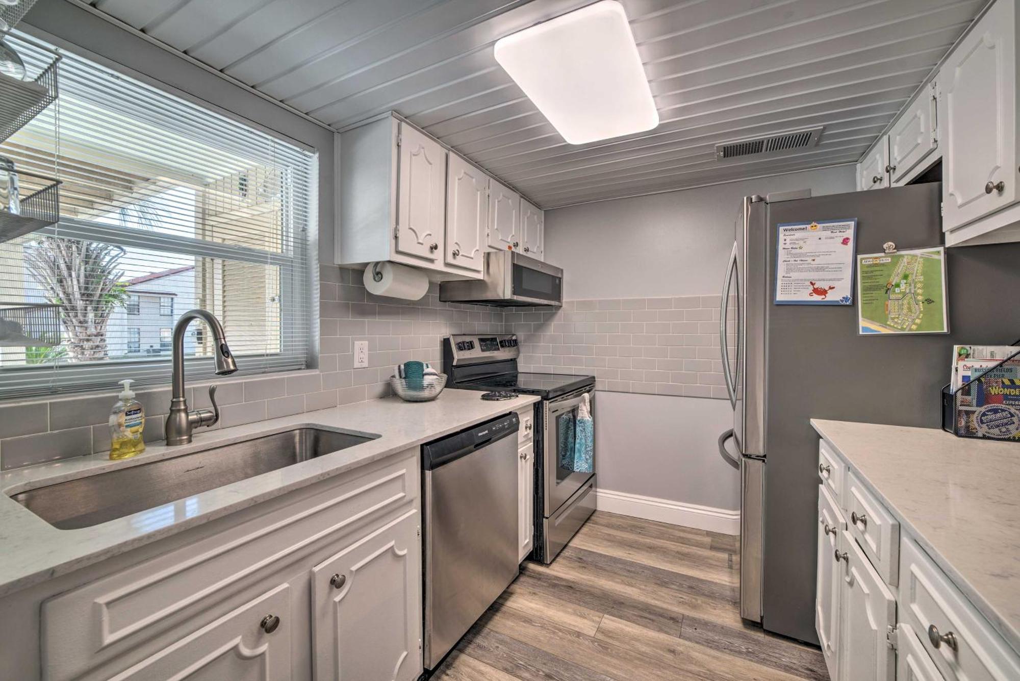 Pcb Townhome Walk To Beaches, Amenities! Holiday home
