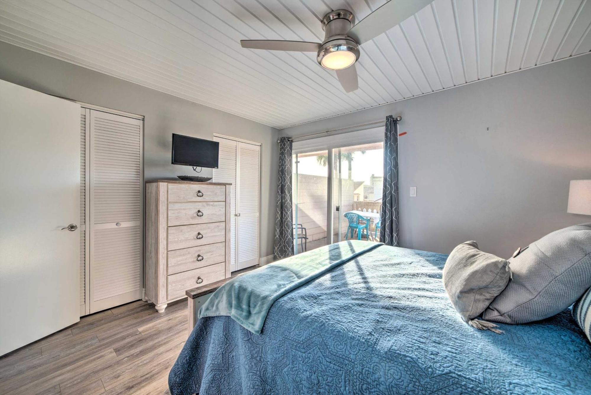 Pcb Townhome Walk To Beaches, Amenities! *