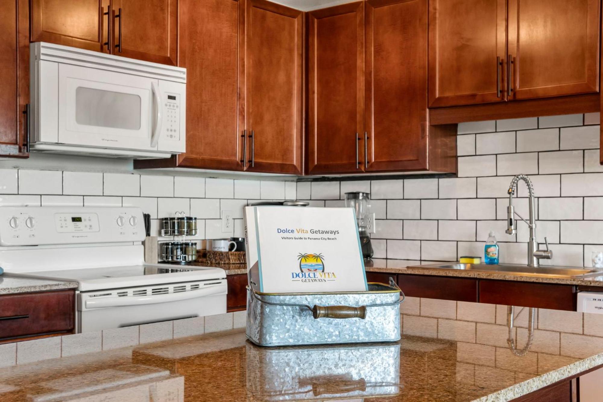 Apartment Stunning Views! Located Steps 2 Beach, Restaurants & Shops! By Dolce Getaways Pcb