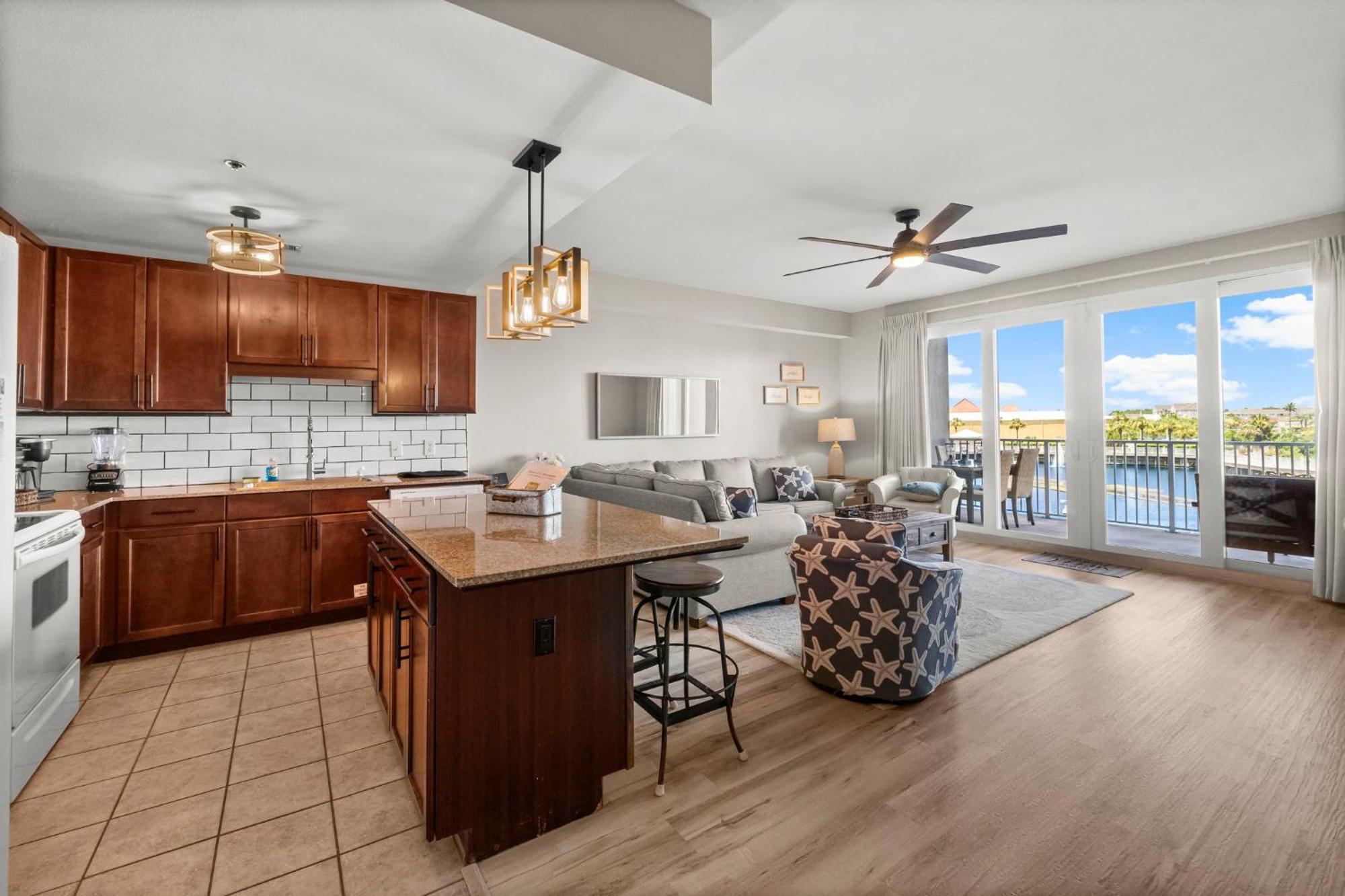 Apartment Stunning Views! Located Steps 2 Beach, Restaurants & Shops! By Dolce Getaways Pcb *