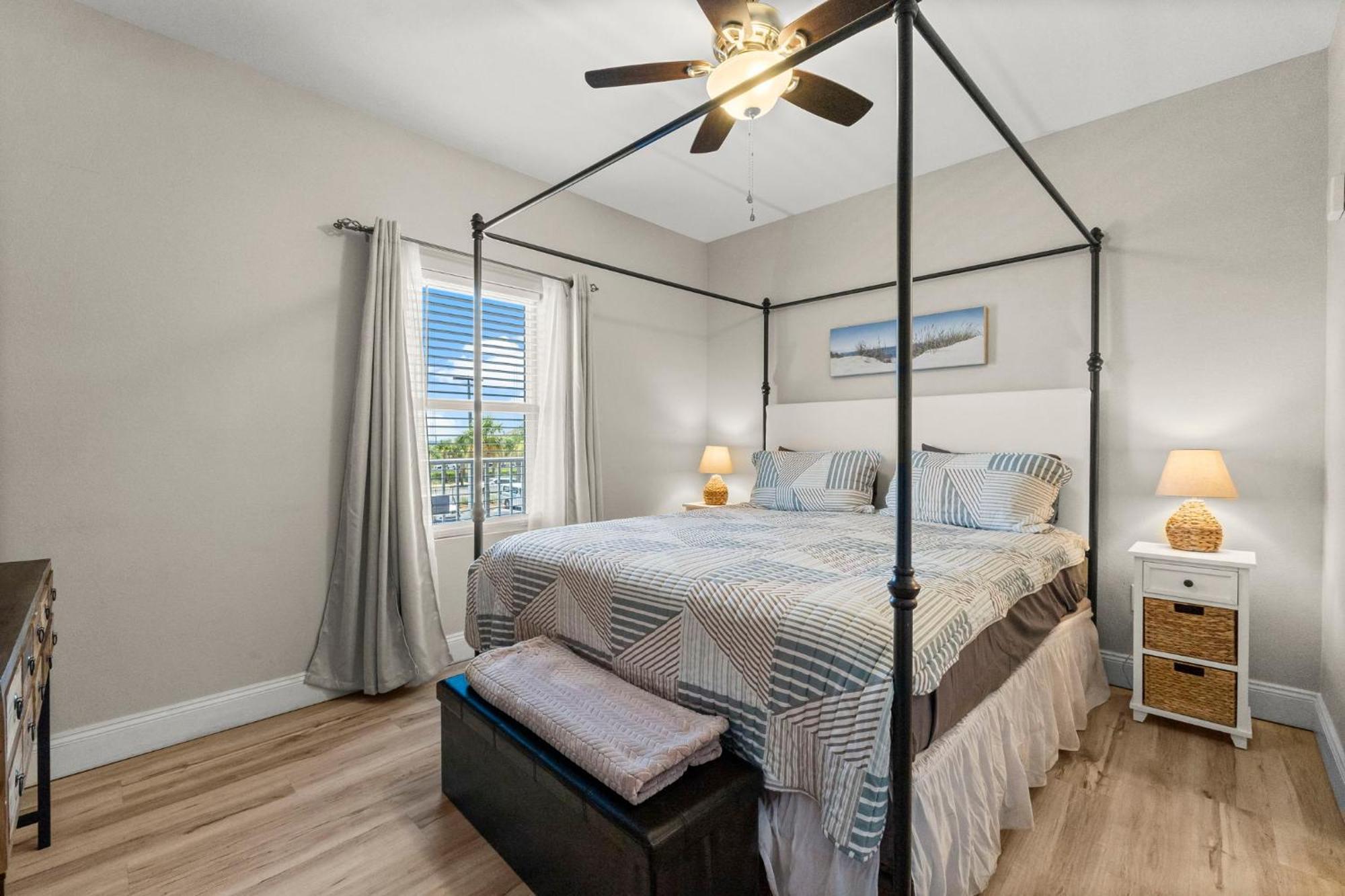 Stunning Views! Located Steps 2 Beach, Restaurants & Shops! By Dolce Getaways Pcb Apartment *