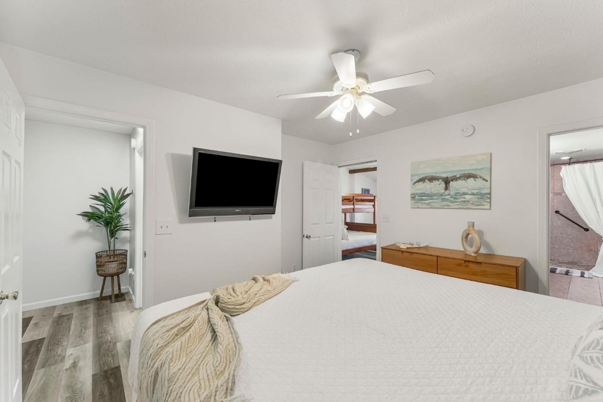 Holiday home Stylish 4br Canal View 11 Pools House